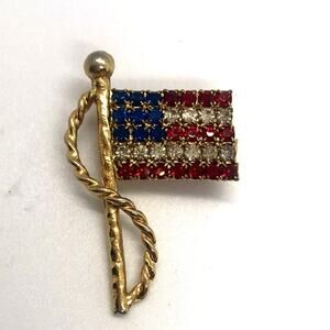 Vintage 1970’s Gold Tone USA American Flag Brooch Pin Red White Blue Rhinestones